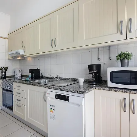 Apartment 1 De Dezembro T1 *